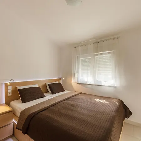 Apartman Laguna Vir